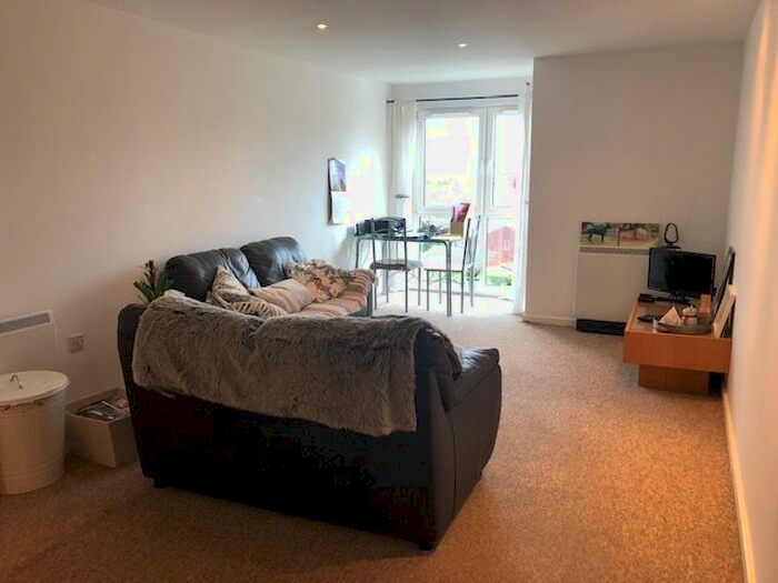 2 Bedroom Flat To Rent In Central Way, Warrington, WA2