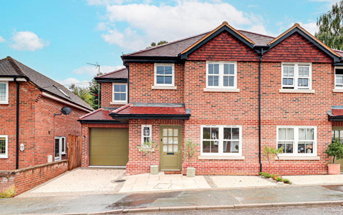 4 Bedroom Semi-Detached House For Sale In West Way, Harpenden, AL5