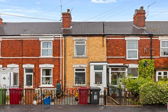 2 Bedroom Terraced House For Sale In Summercroft Avenue, New Holland, North Lincolnshire, DN19