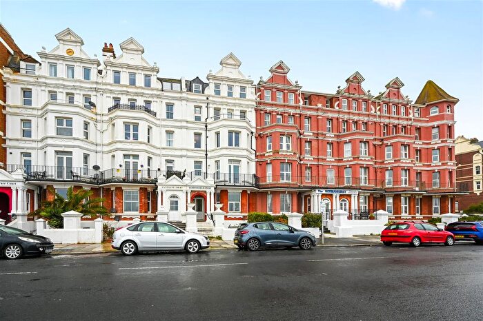 2 Bedroom Flat For Sale In De La Warr Parade, Bexhill-On-Sea, TN40