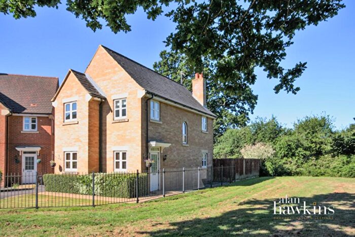 3 Bedroom Detached House To Rent In Estella Close, Haydon End, SN25