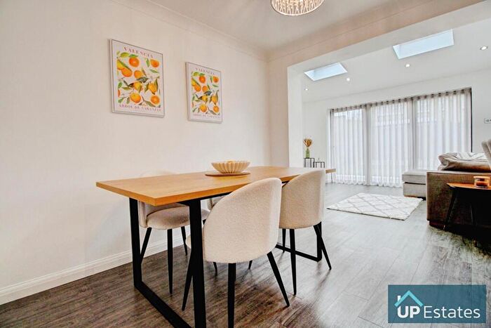 4 Bedroom Detached House For Sale In Chelney Walk, Morrisons Estate, Binley, Coventry, CV3