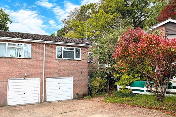 4 Bedroom Semi-Detached House To Rent In Elmsleigh Gardens, SO16