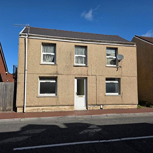 2 Bedroom Flat To Rent In Briton Ferry Road, Neath, SA11