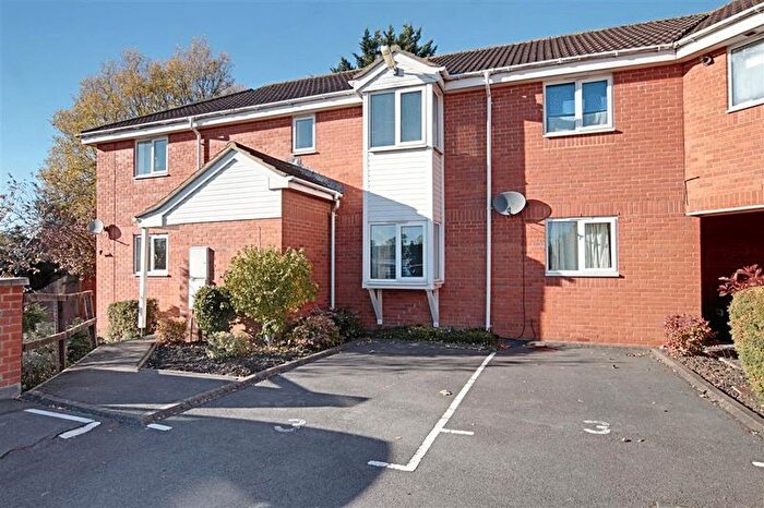 1 Bedroom Flat For Sale In Alma Street, Trowbridge, BA14