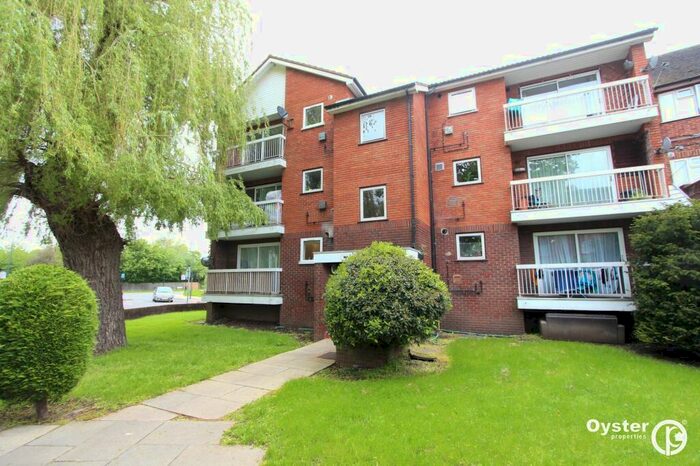 2 Bedroom Flat To Rent In Bromefield, Stanmore, HA7