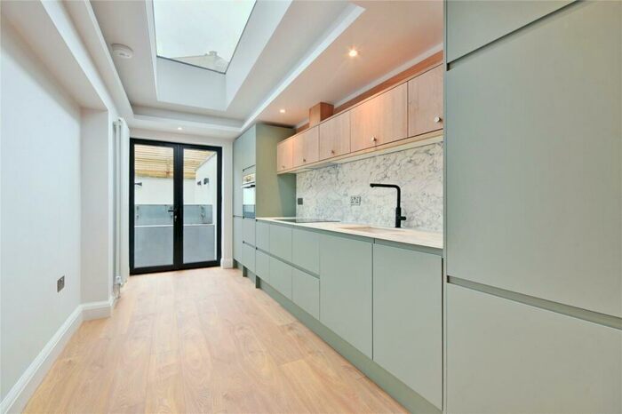 2 Bedroom Flat To Rent In Messina Avenue, West Hampstead, NW6