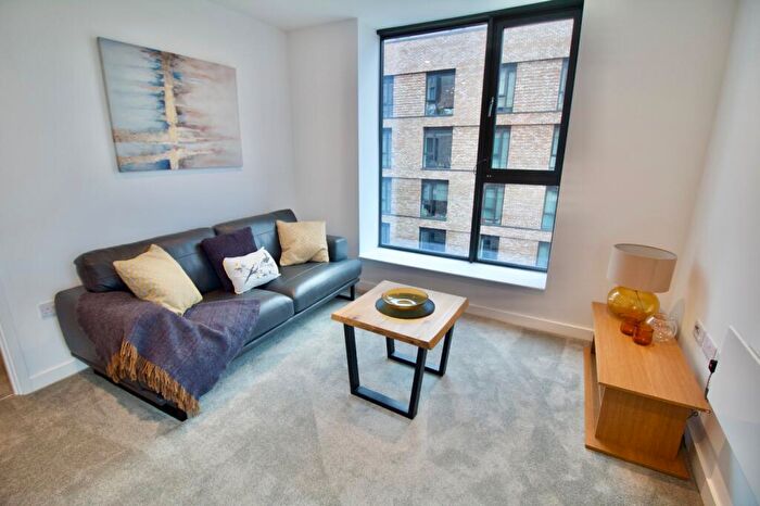 2 Bedroom Flat To Rent In Old Trafford, Wharf End, Trafford Park, Manchester, M17