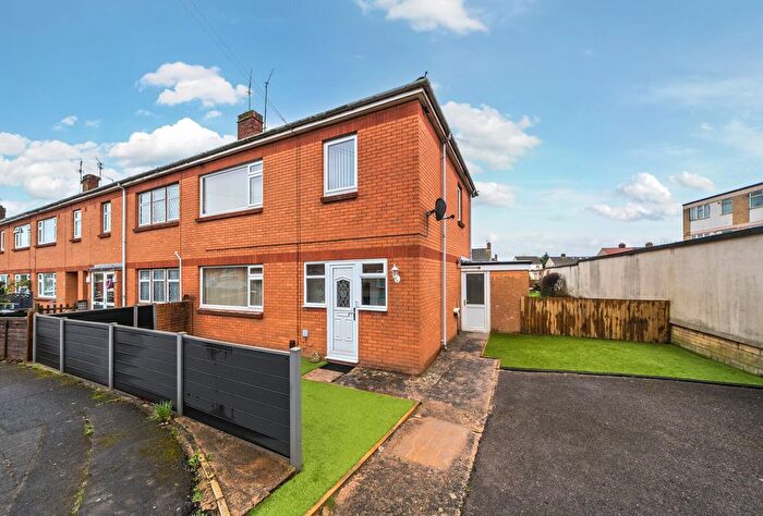 3 Bedroom End Of Terrace House For Sale In Mendip Close, Keynsham, Bristol, Somerset, BS31