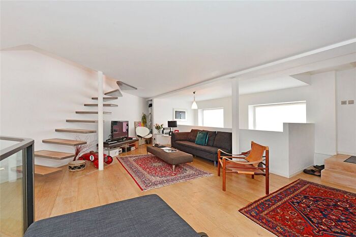 2 Bedroom Flat To Rent In Penzance Place, London, W11