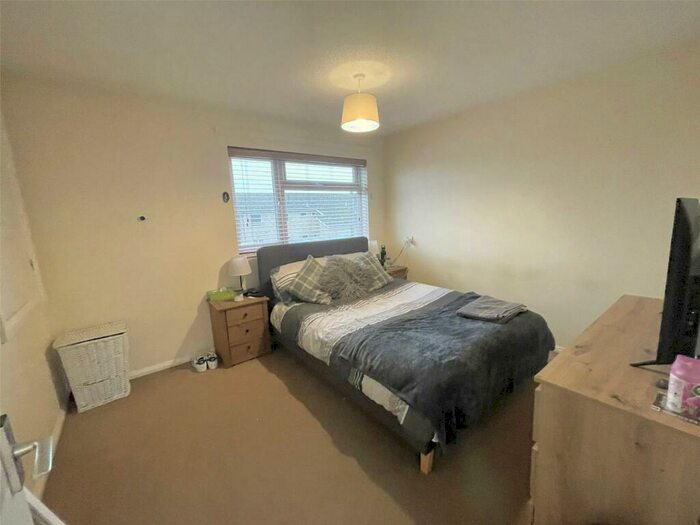 2 Bedroom Apartment To Rent In Saxon Close, Cricklade, Swindon