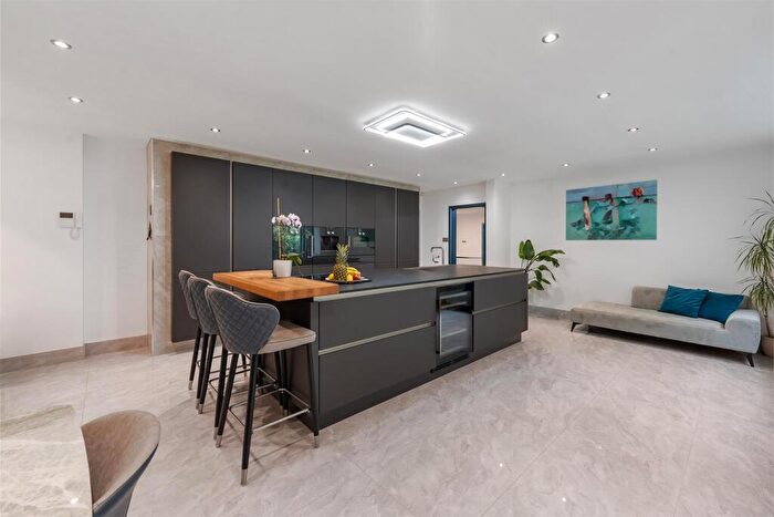 6 Bedroom Detached House To Rent In Macclesfield Road, Prestbury, Macclesfield, SK10
