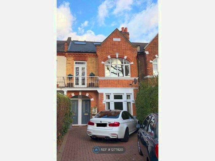 4 Bedroom Maisonette To Rent In Bedford Hill, London, SW12