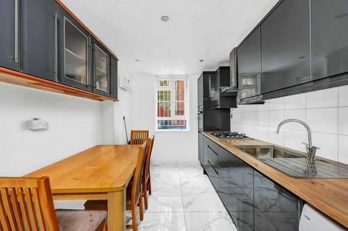 3 Bedroom Semi-Detached House To Rent In John Ruskin Street, London, SE5