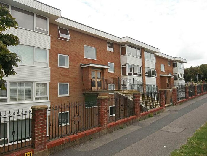 2 Bedroom Flat To Rent In Roedean Court, Brighton, BN2