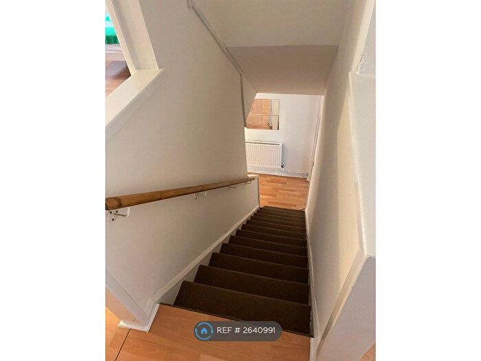 4 Bedroom Flat To Rent In Woodville House, London, SE1
