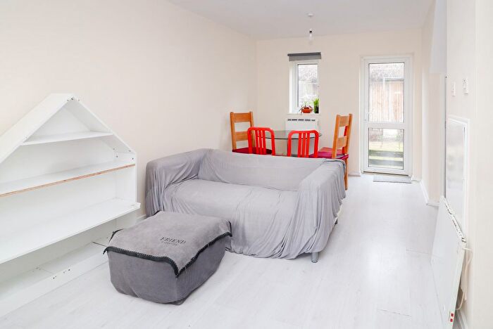 1 Bedroom Semi-Detached House To Rent In Grove Road, Mitcham, CR4