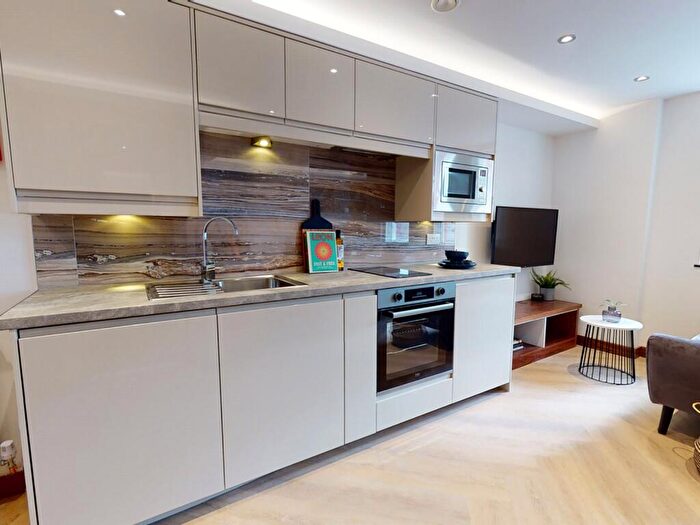 Apartment To Rent In Apt, Live Oasis Piccadilly #, M1