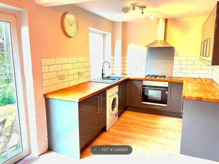 3 Bedroom Semi-Detached House To Rent In Laing Road, Colchester, CO4