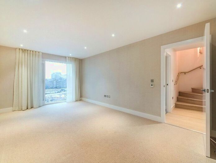 4 Bedroom Flat To Rent In Central Avenue, London, SW6