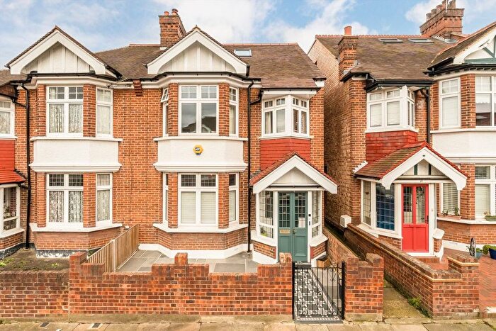 5 Bedroom Semi Detached House For Sale In Downton Avenue, Streatham Hill, SW2