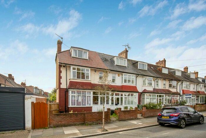 4 Bedroom Property To Rent In Hebdon Road, London, SW17