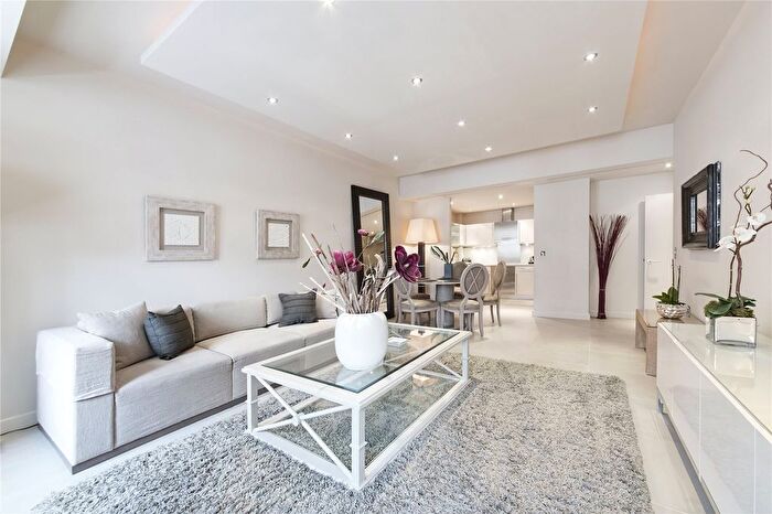 2 Bedroom Flat To Rent In Hans Crescent, Knightsbridge, London, SW1X