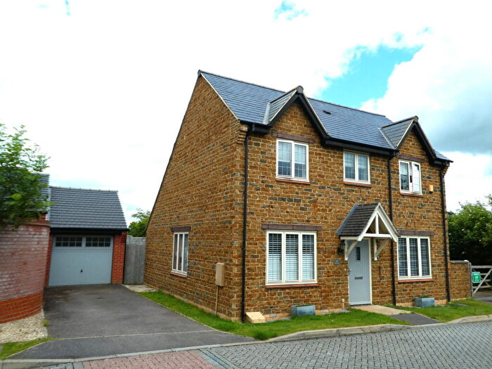 4 Bedroom Detached House For Sale In Tarvers Way, Adderbury, Banbury, OX17