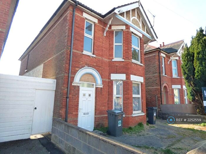 7 Bedroom Detached House To Rent In Nortoft Road, Bournemouth, BH8