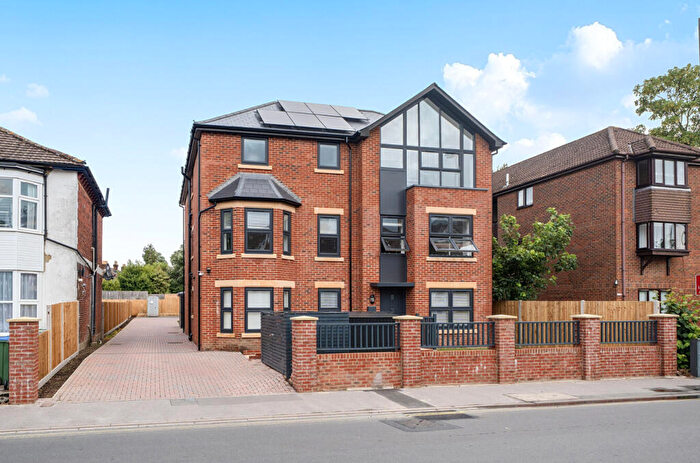 1 Bedroom Flat To Rent In Shirley Road, Southampton, Hampshire, SO15