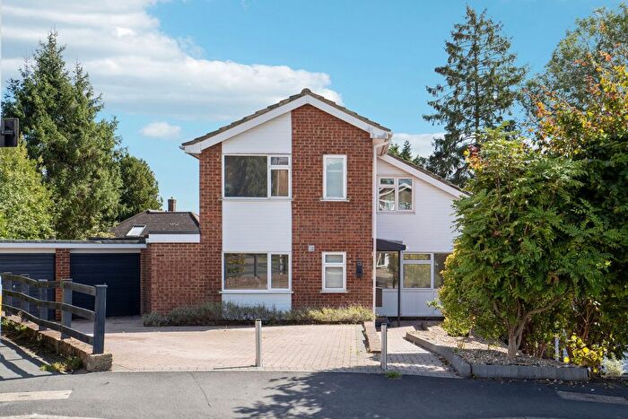 4 Bedroom Detached House For Sale In Arnett Way, Rickmansworth, WD3