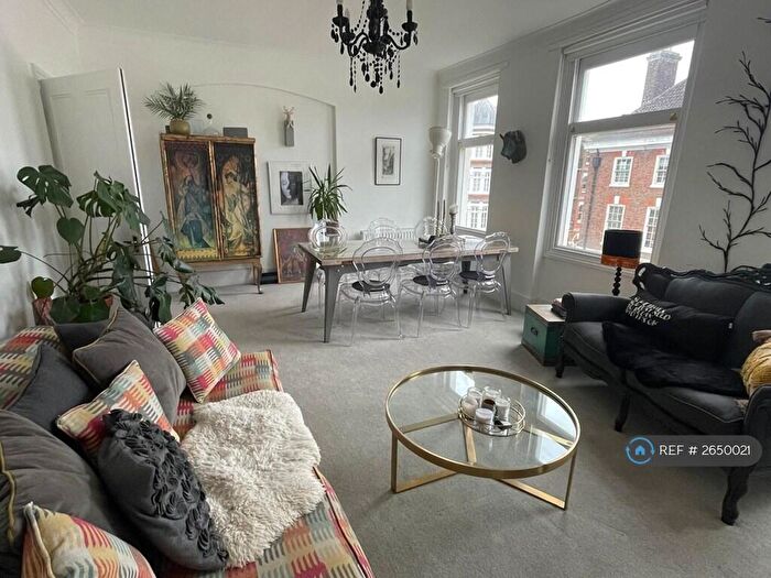 2 Bedroom Flat To Rent In Avenue Mews, London, N10