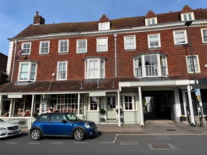 2 Bedroom Flat To Rent In Flat, High Street, SN8