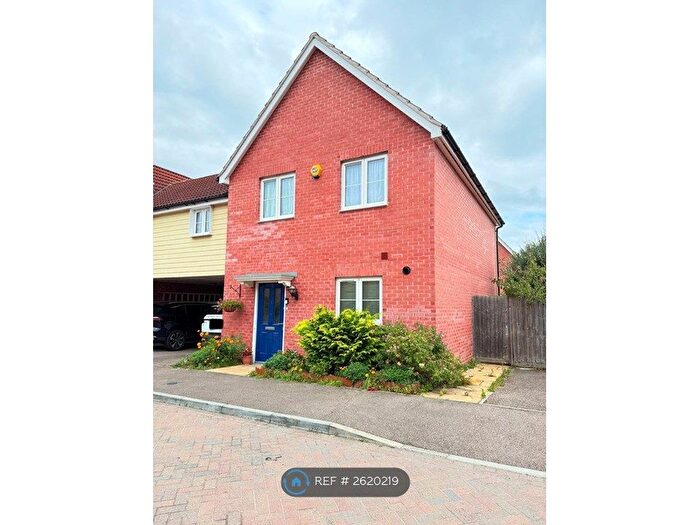 3 Bedroom Semi-Detached House To Rent In Small Heath Avenue, Romford, RM3