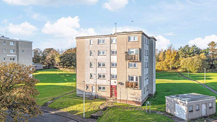 2 Bedroom Flat For Sale In Glamis Road, Kirkcaldy, KY2