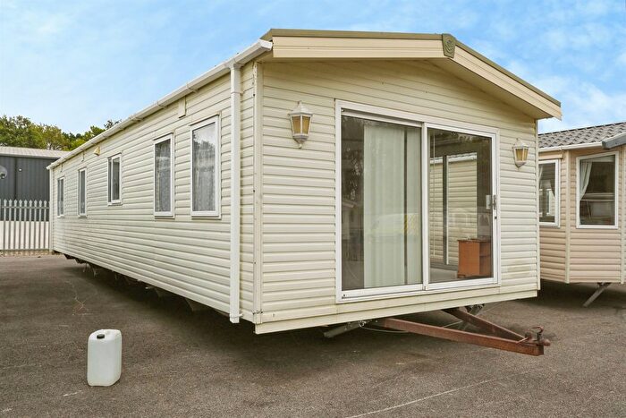 2 Bedroom Park Home For Sale In Witham Bank, Chapel Hill, Lincoln, LN4
