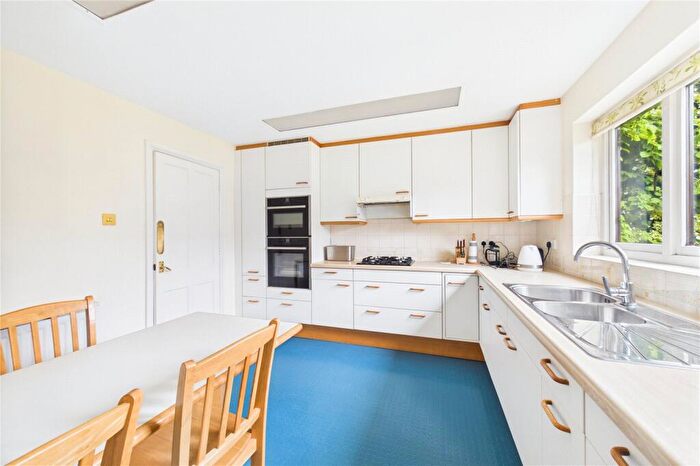 4 Bedroom Detached House For Sale In Victoria Road, Mortimer, Reading, RG7