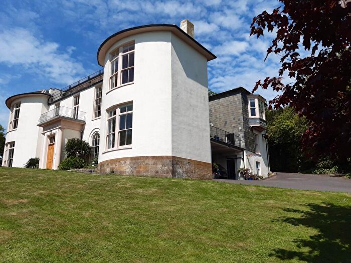 2 Bedroom Flat For Sale In Sidmouth Road, Lyme Regis, Dorset, DT7