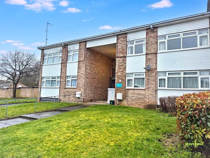 2 Bedroom Flat To Rent In Saxville Road, Orpington, BR5