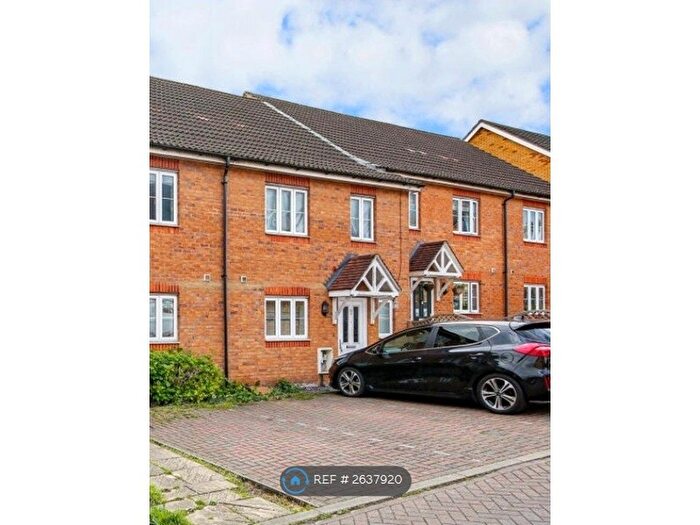 4 Bedroom Terraced House To Rent In Bushy Close, Romford, RM1