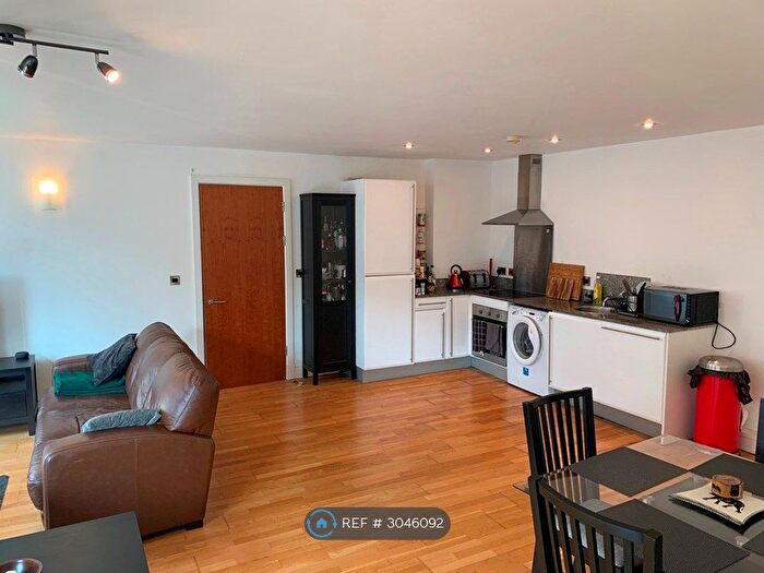 2 Bedroom Flat To Rent In Block C, Manchester, M4
