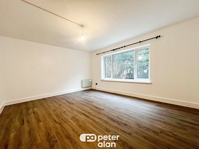 2 Bedroom Flat To Rent In Cranleigh Rise, Rumney, Cardiff, CF3