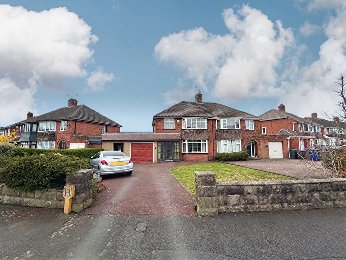 3 Bedroom Semi Detached House For Sale In Woodfield Avenue, Pensnett, Brierley Hill, DY5