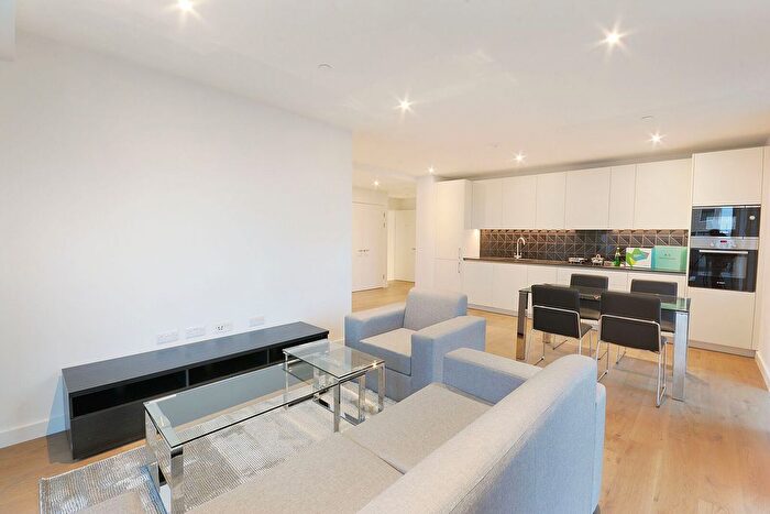 2 Bedroom Flat To Rent In Deacon Street, Elephant And Castle, SE17