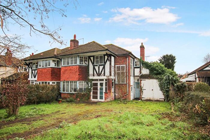 3 Bedroom Semi-Detached House For Sale In School Lane, Fetcham, KT22