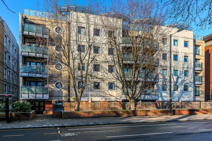 2 Bedroom Flat To Rent In Brighton Road, Purley, CR8