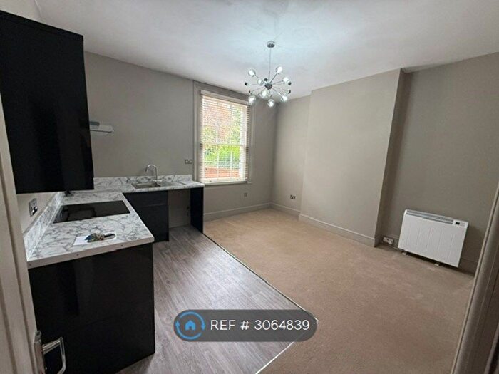 1 Bedroom Flat To Rent In Worcester Road, Malvern, WR14