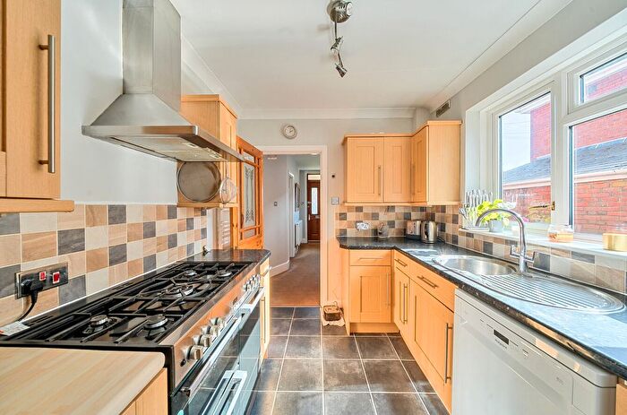 3 Bedroom Semi-Detached House For Sale In Whites Road, Southampton, Hampshire, SO19