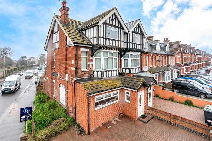 4 Bedroom Semi Detached House For Sale In Darnley Road, Gravesend, Kent, DA11