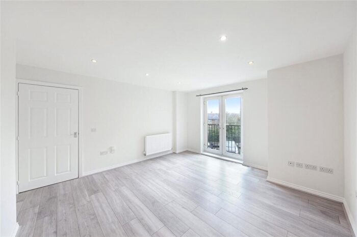 2 Bedroom Maisonette To Rent In Weller Mews, Enfield, Middlesex, EN2